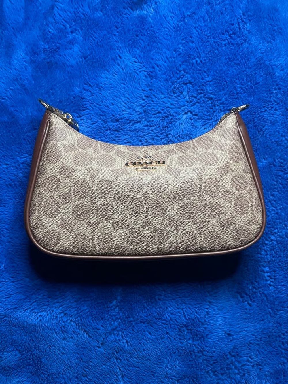 Coach Signature Canvas Brown Shoulder Bag